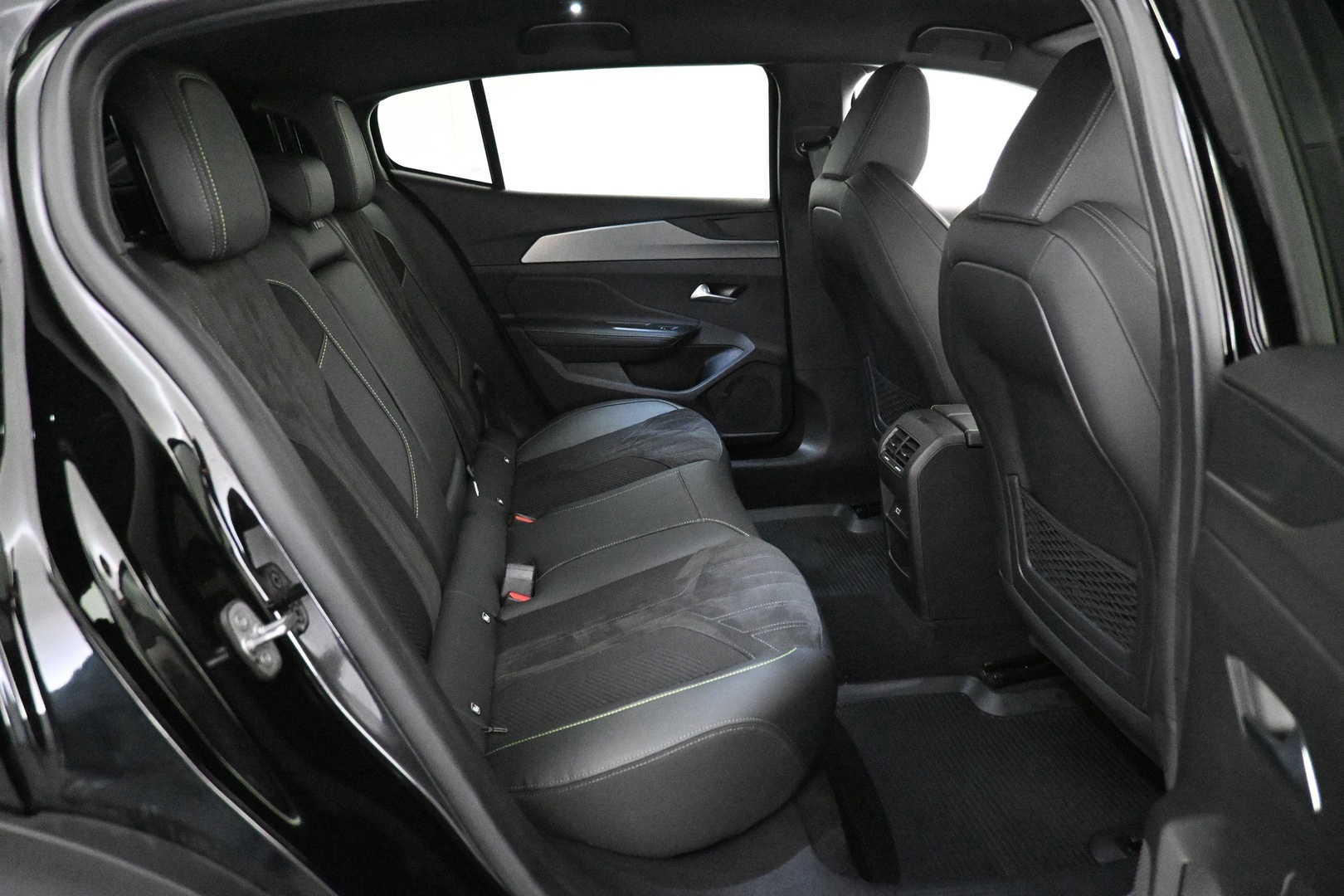 PEUGEOT 408 2024