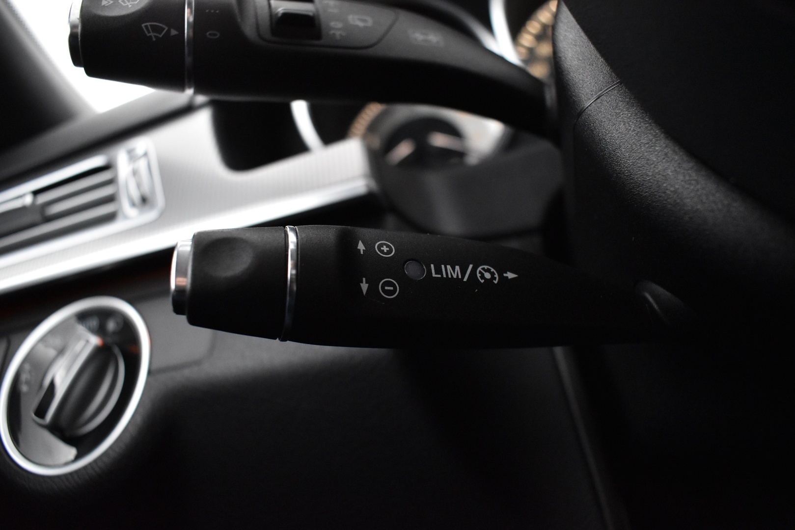 MERCEDES-BENZ E 2015