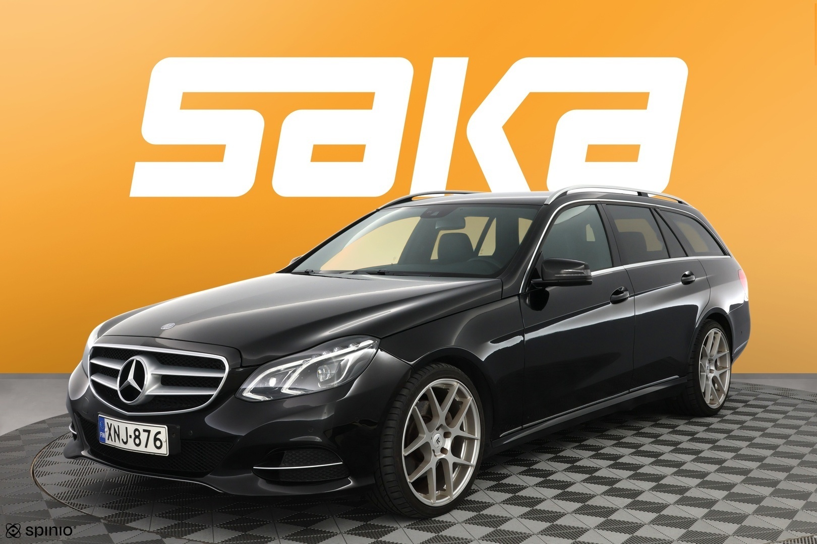 MERCEDES-BENZ E 2015