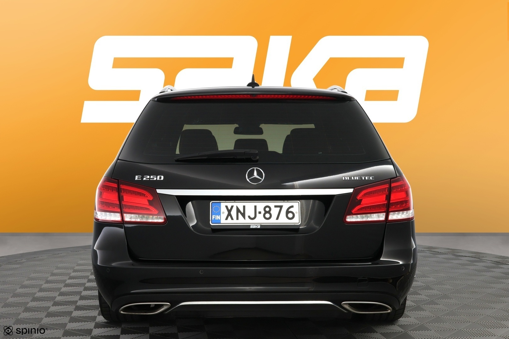 MERCEDES-BENZ E 2015