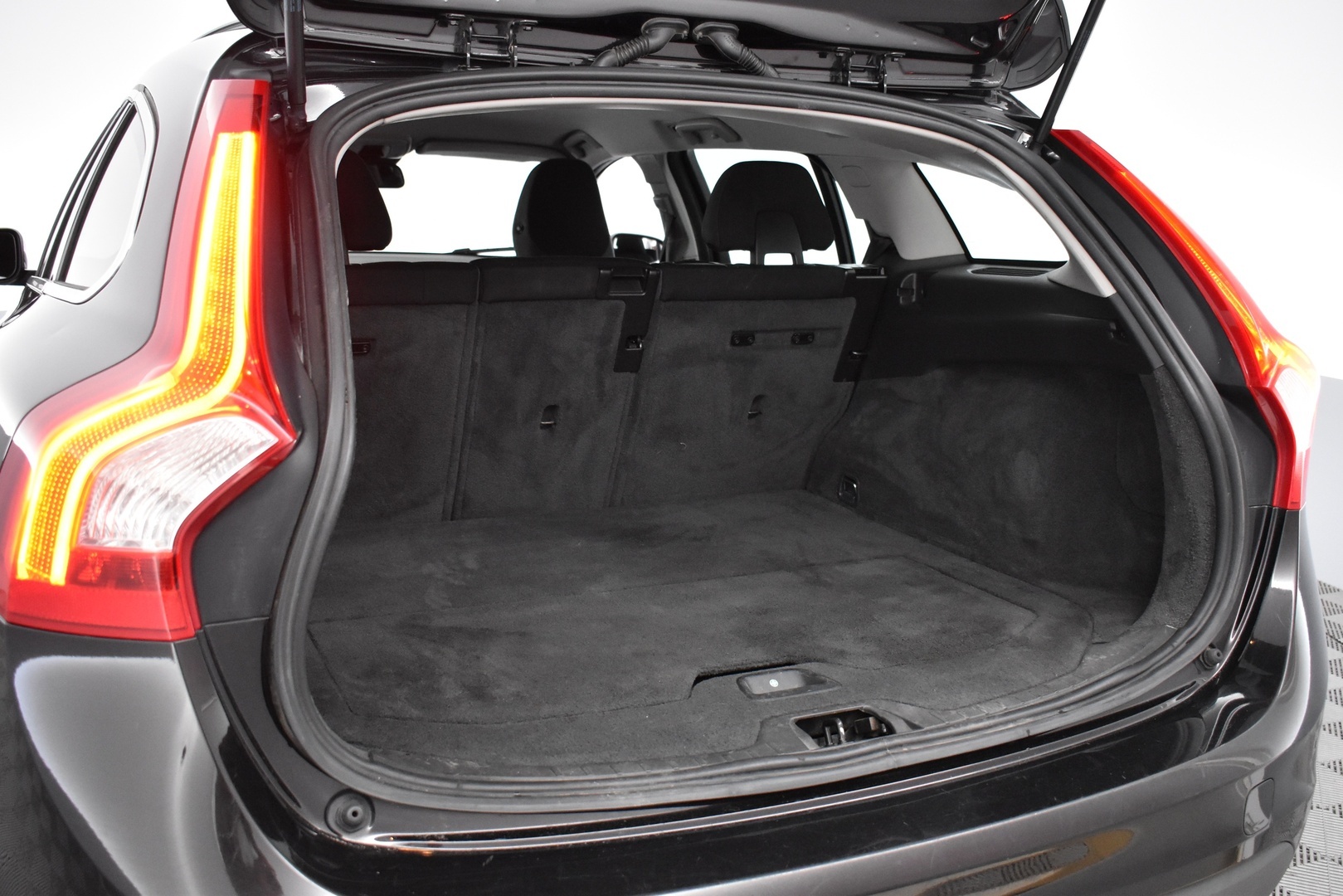 VOLVO V60 2011
