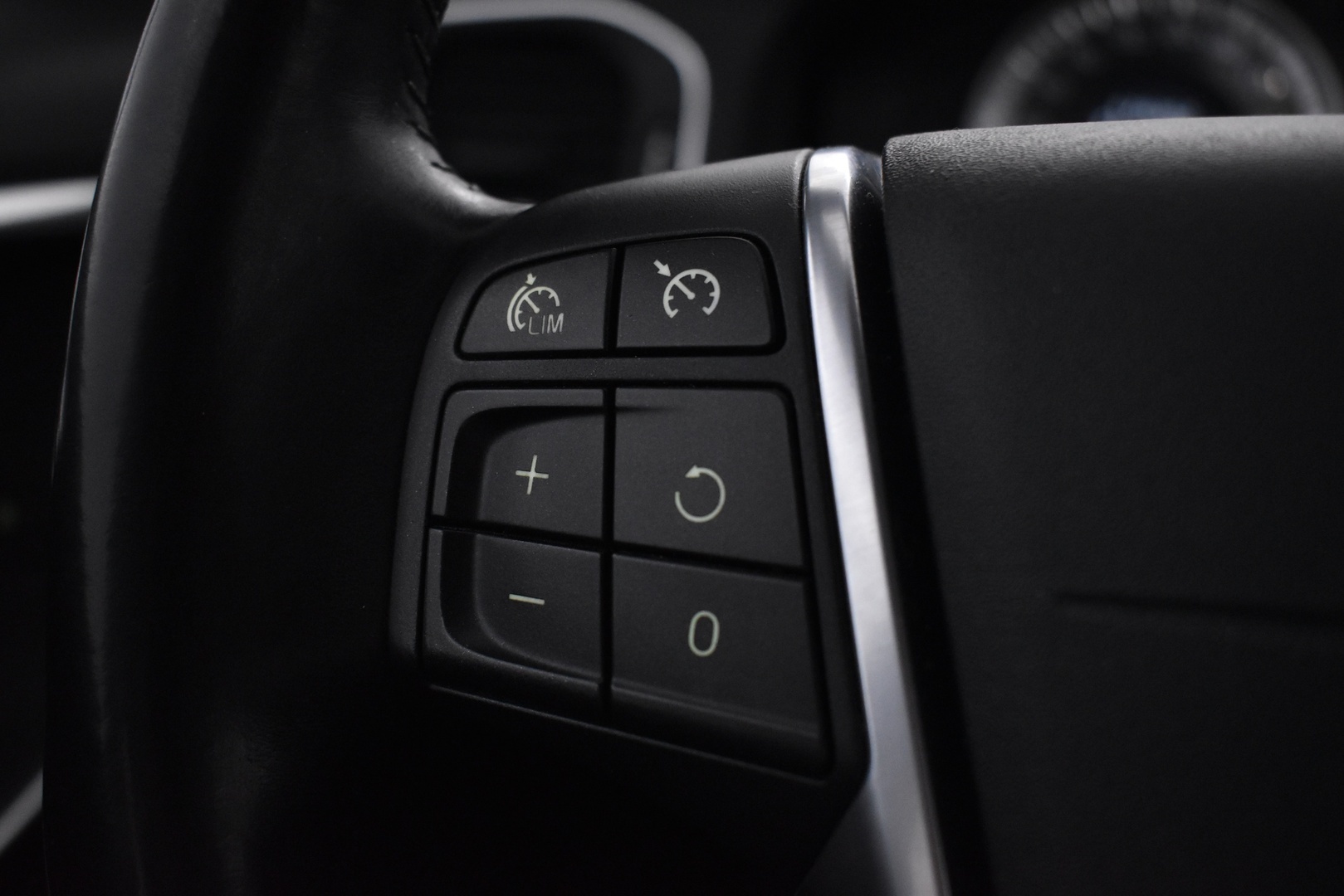 VOLVO V60 2011