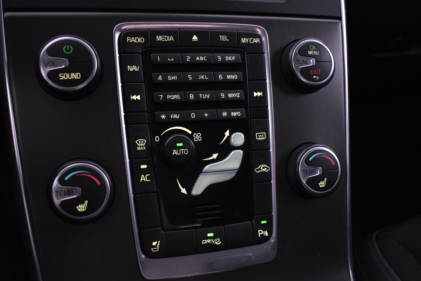 VOLVO V60 2011
