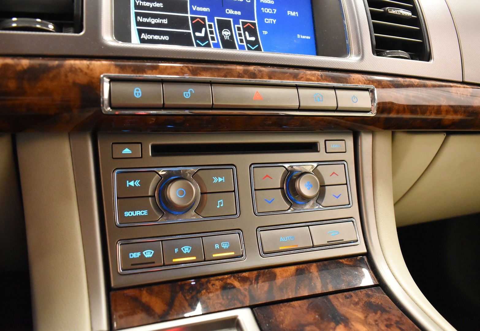 JAGUAR XF 2008