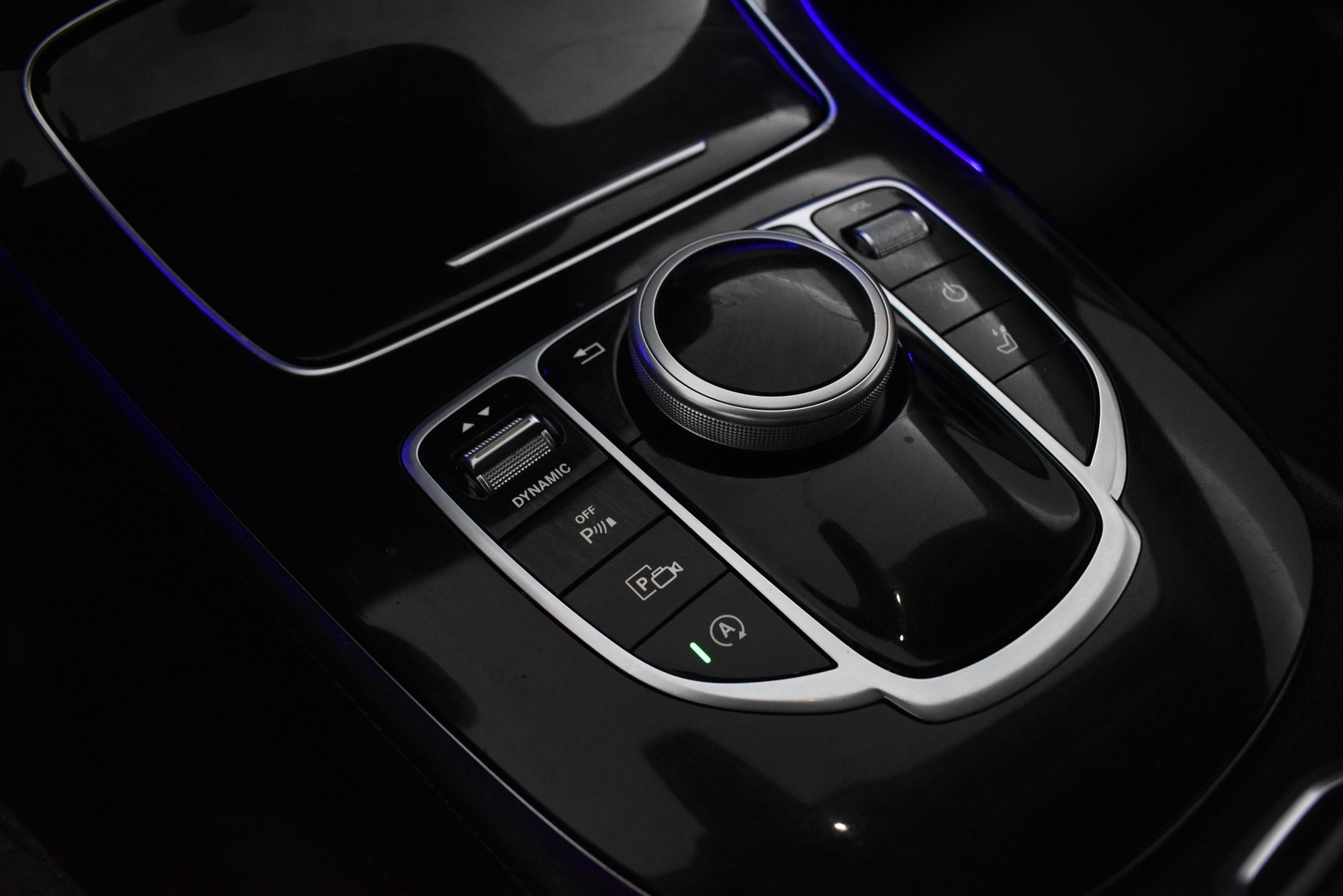 MERCEDES-BENZ E 2018