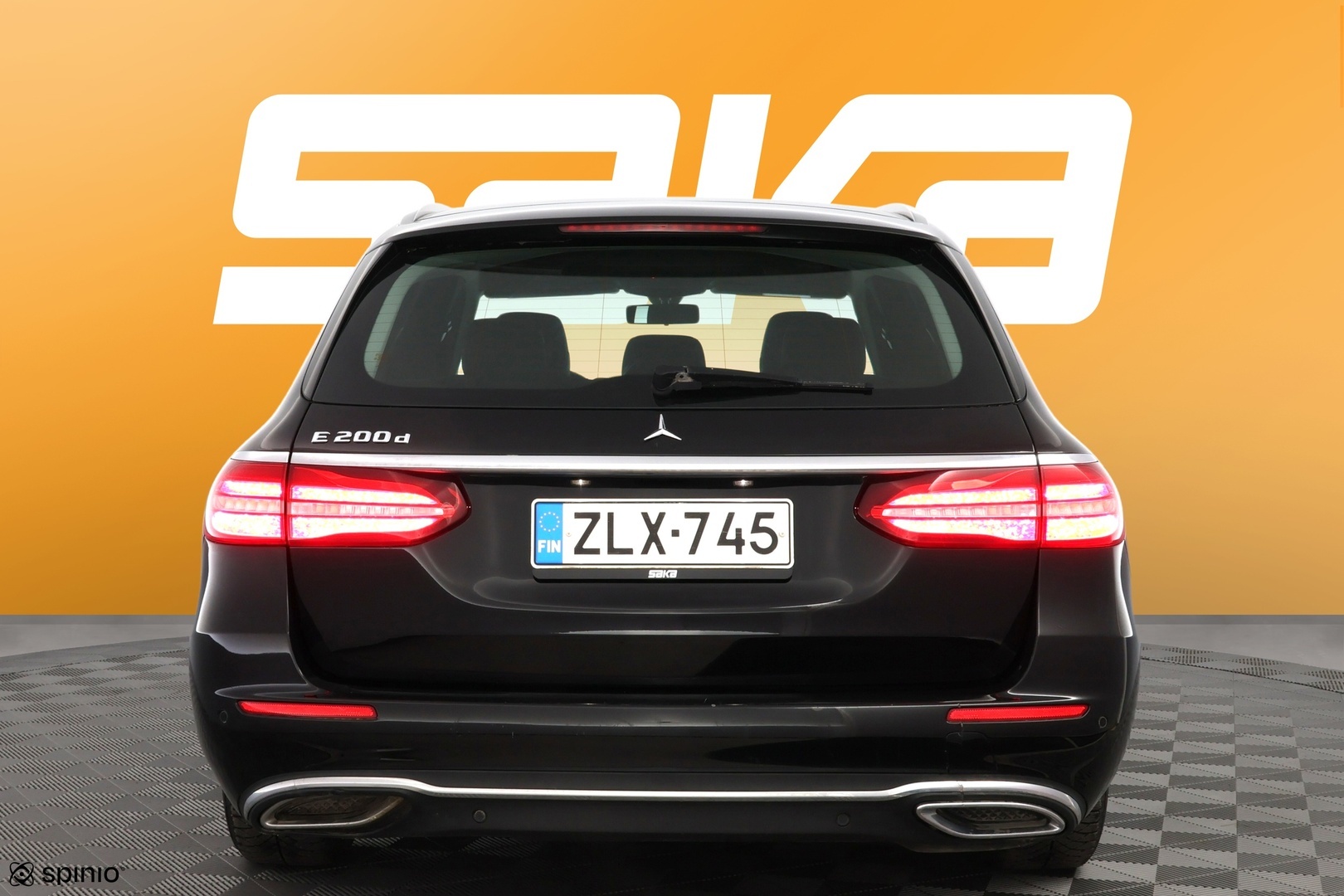 MERCEDES-BENZ E 2018