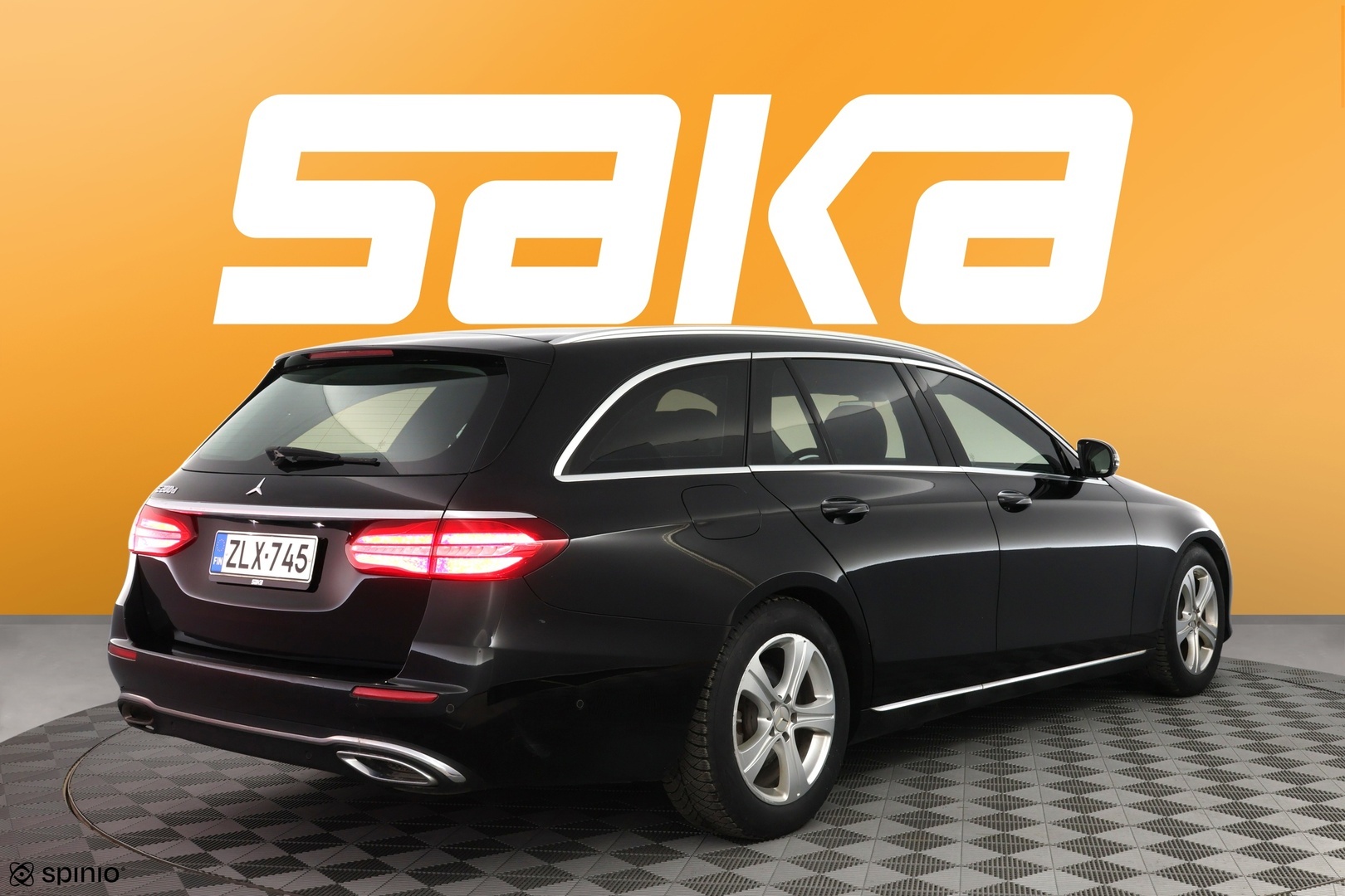 MERCEDES-BENZ E 2018