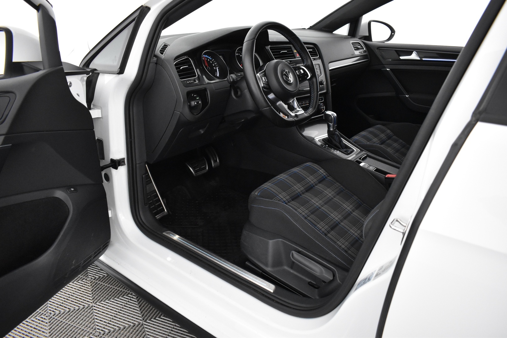 VOLKSWAGEN Golf 2017