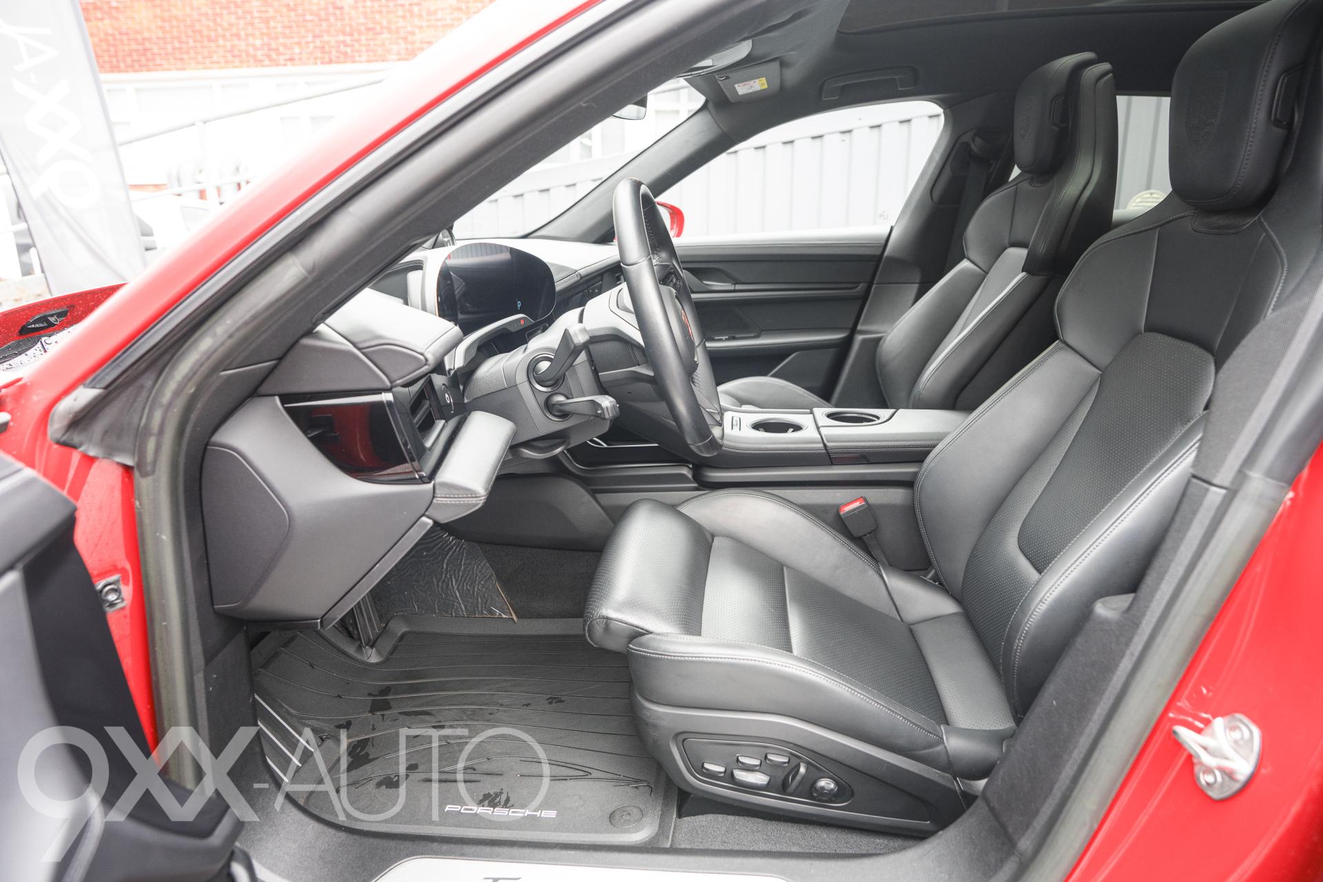 PORSCHE Taycan 15