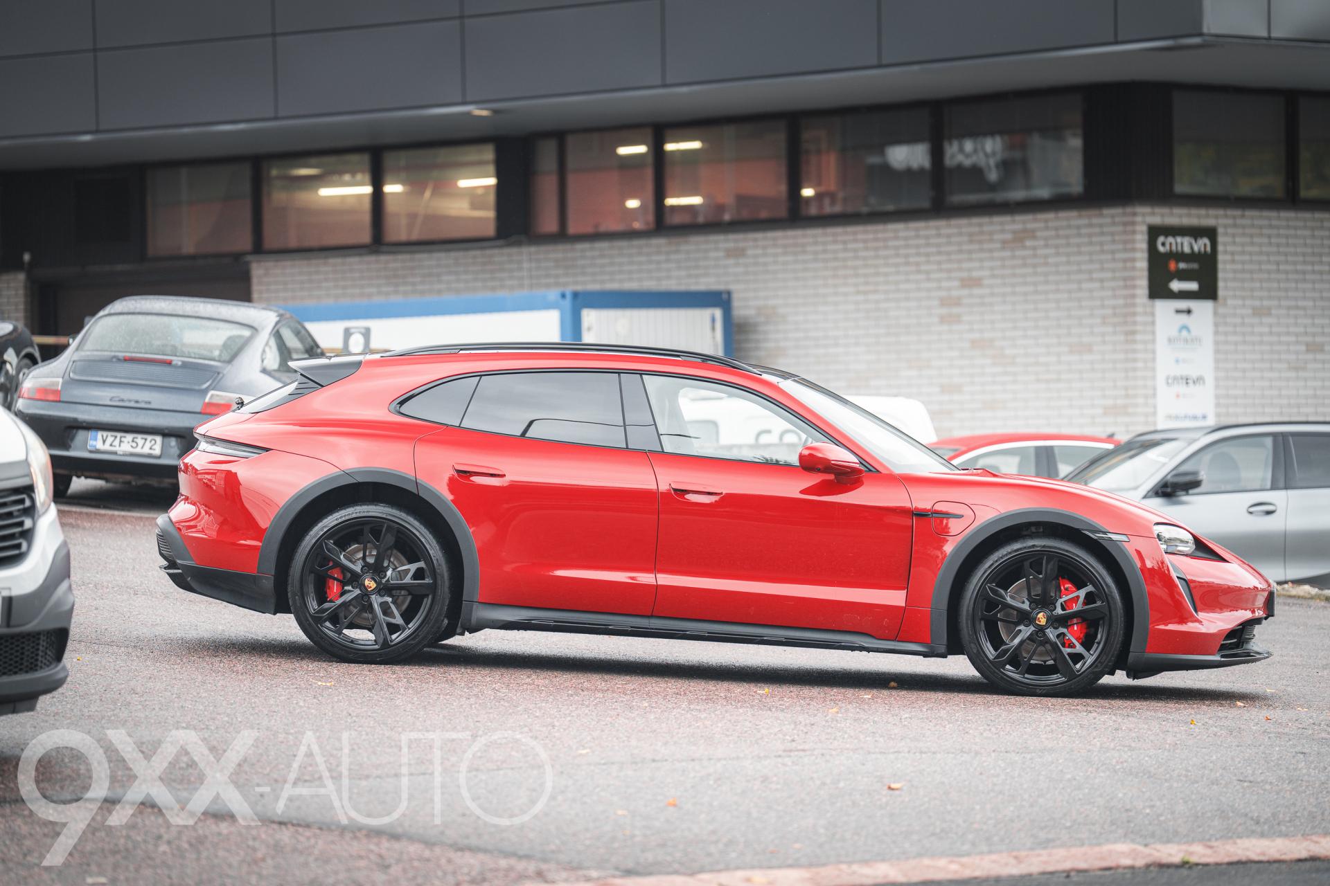 PORSCHE Taycan 2