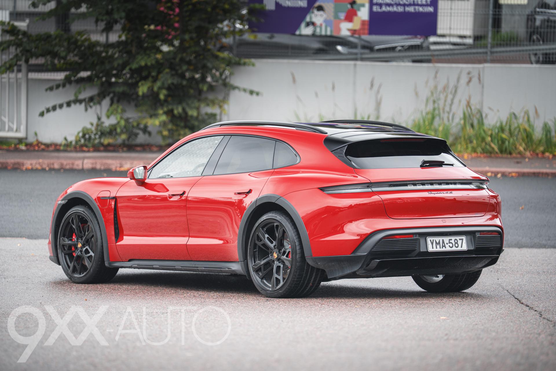 PORSCHE Taycan 3