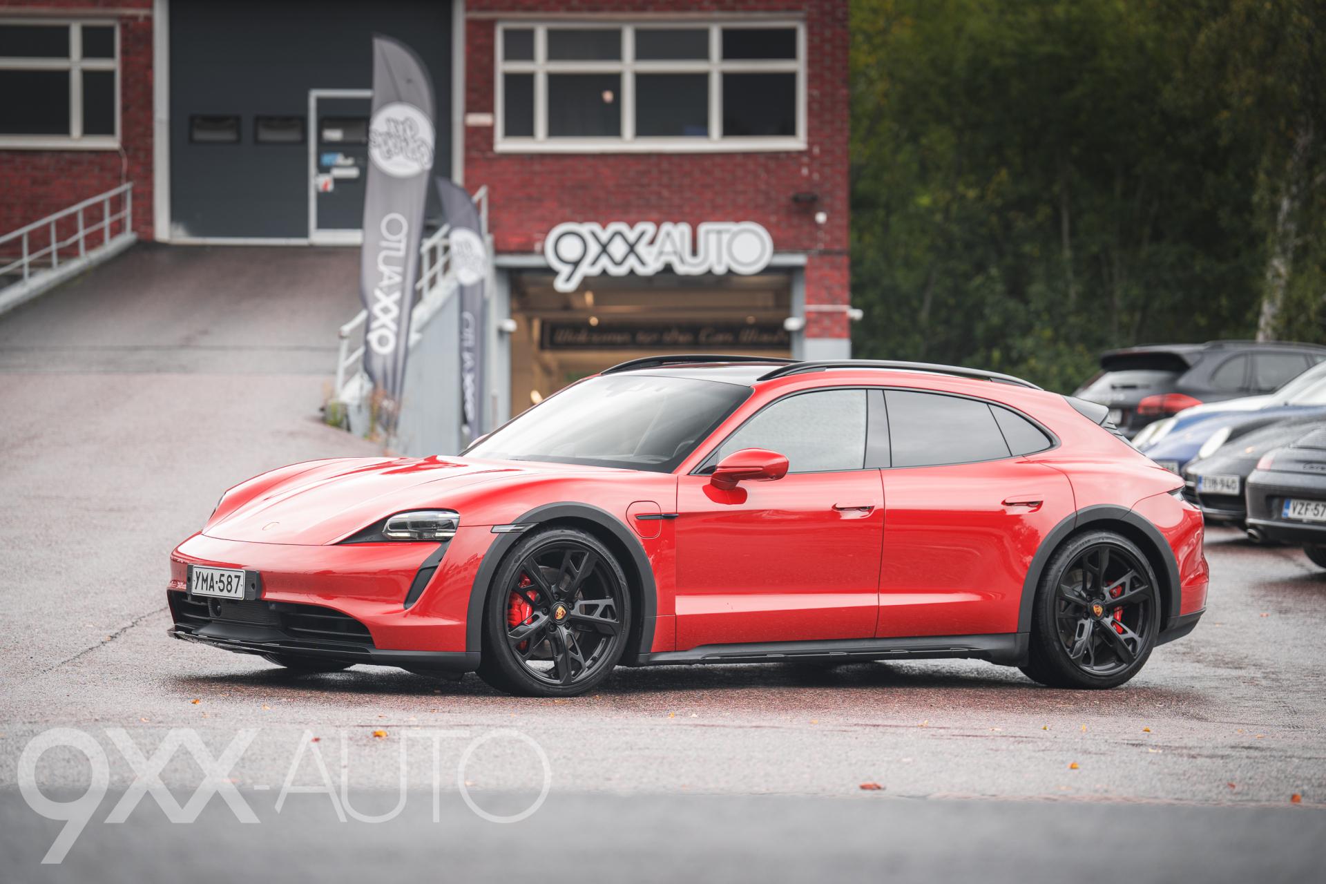 PORSCHE Taycan 4