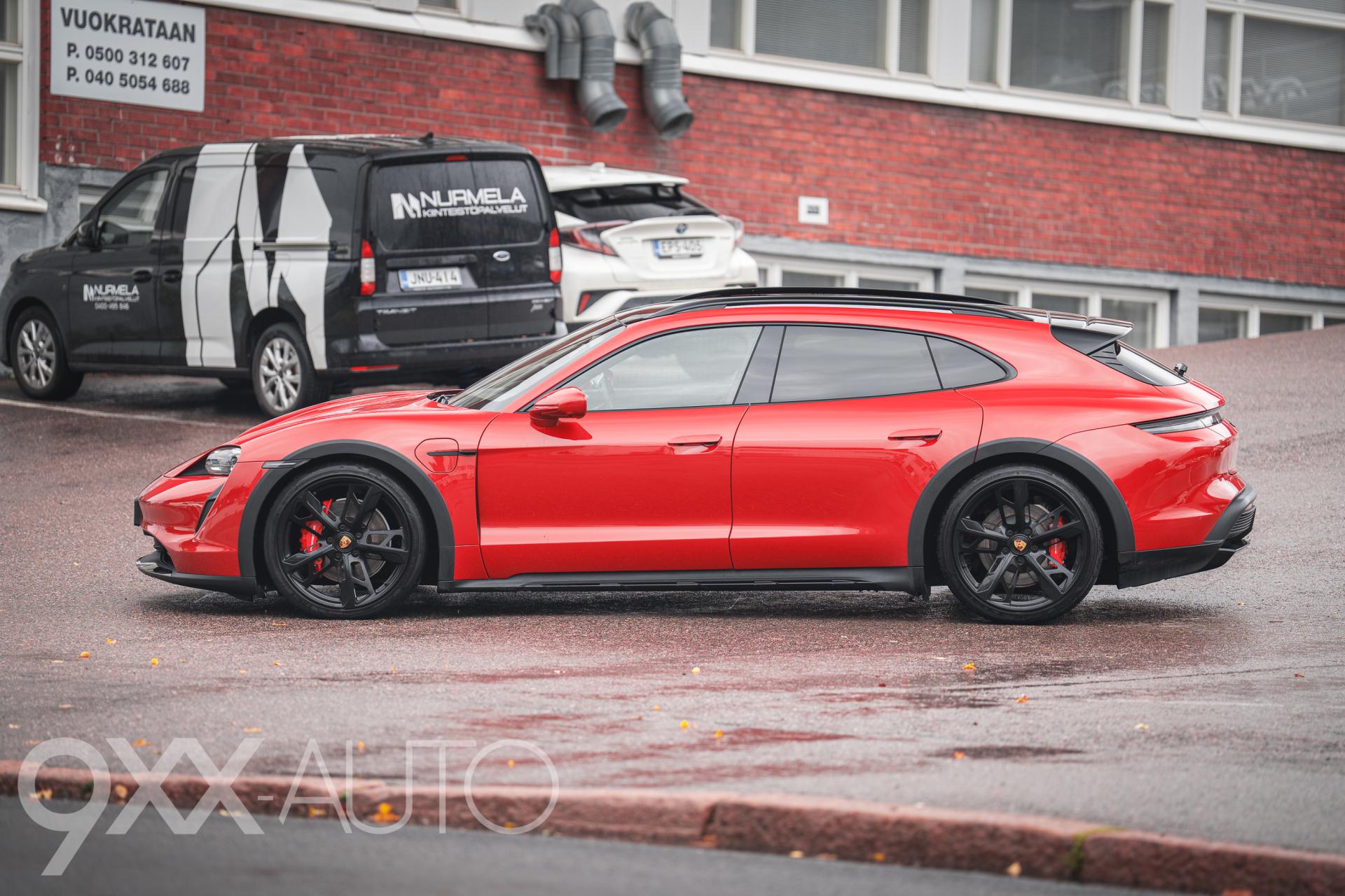 PORSCHE Taycan 5