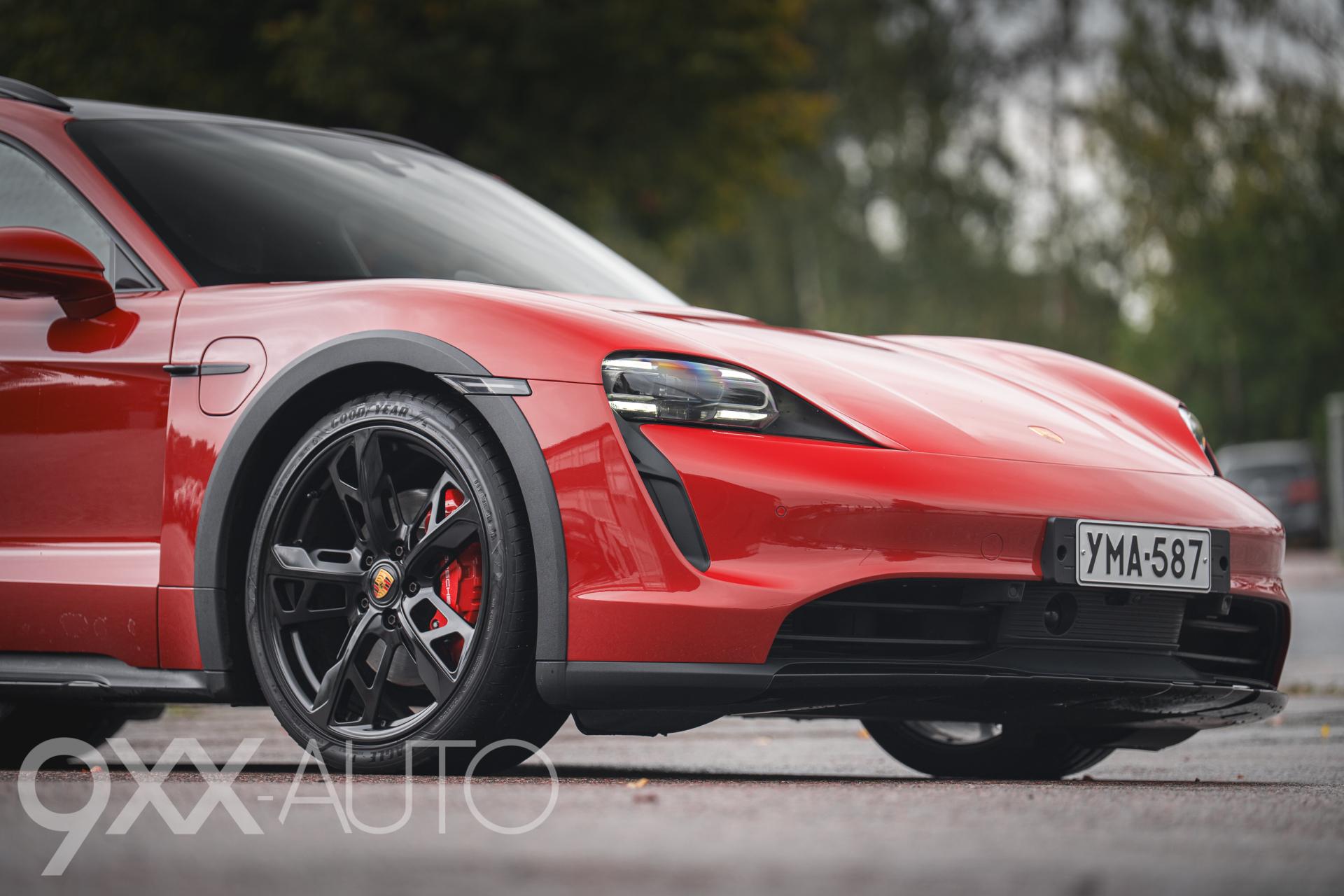PORSCHE Taycan 7