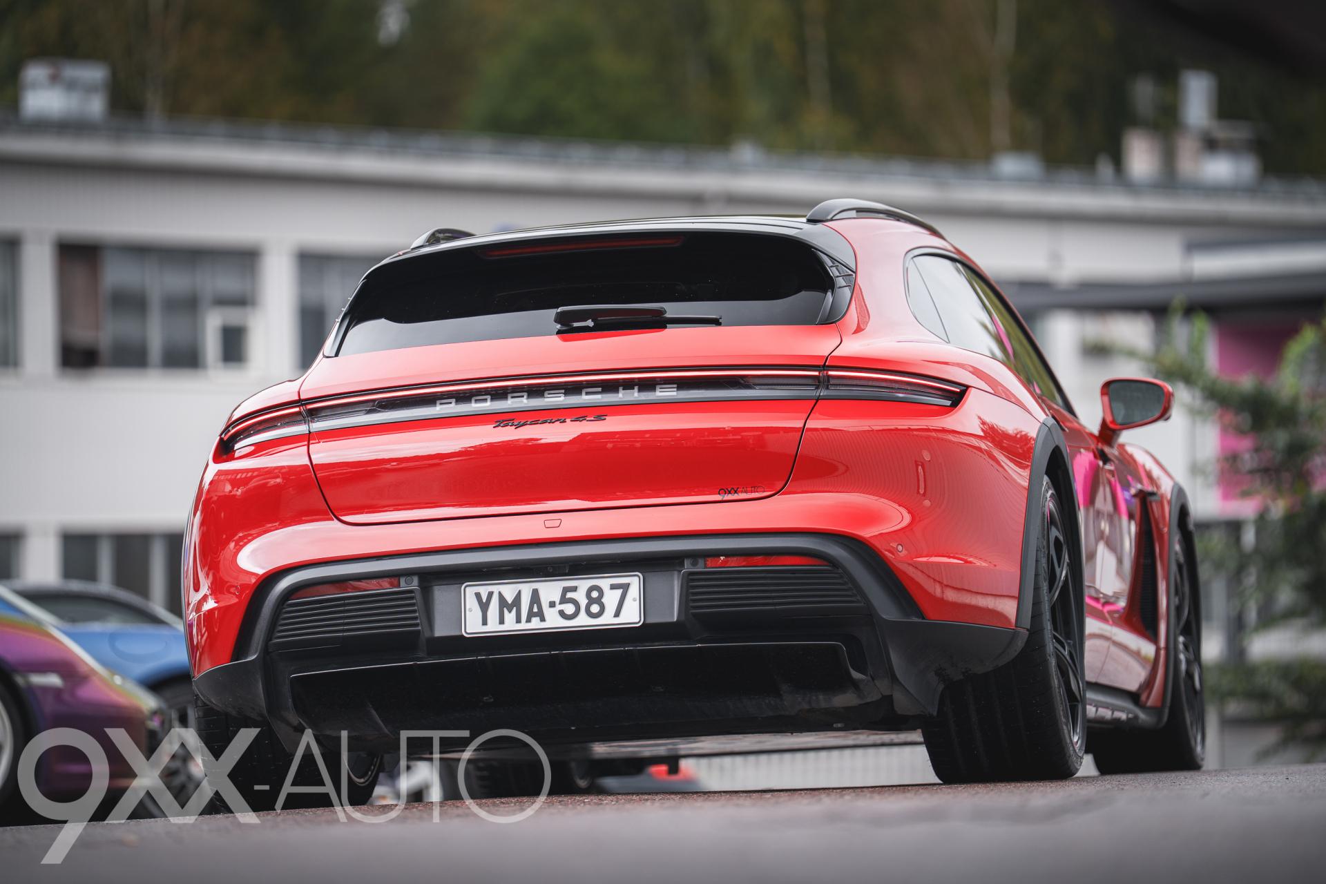 PORSCHE Taycan 9
