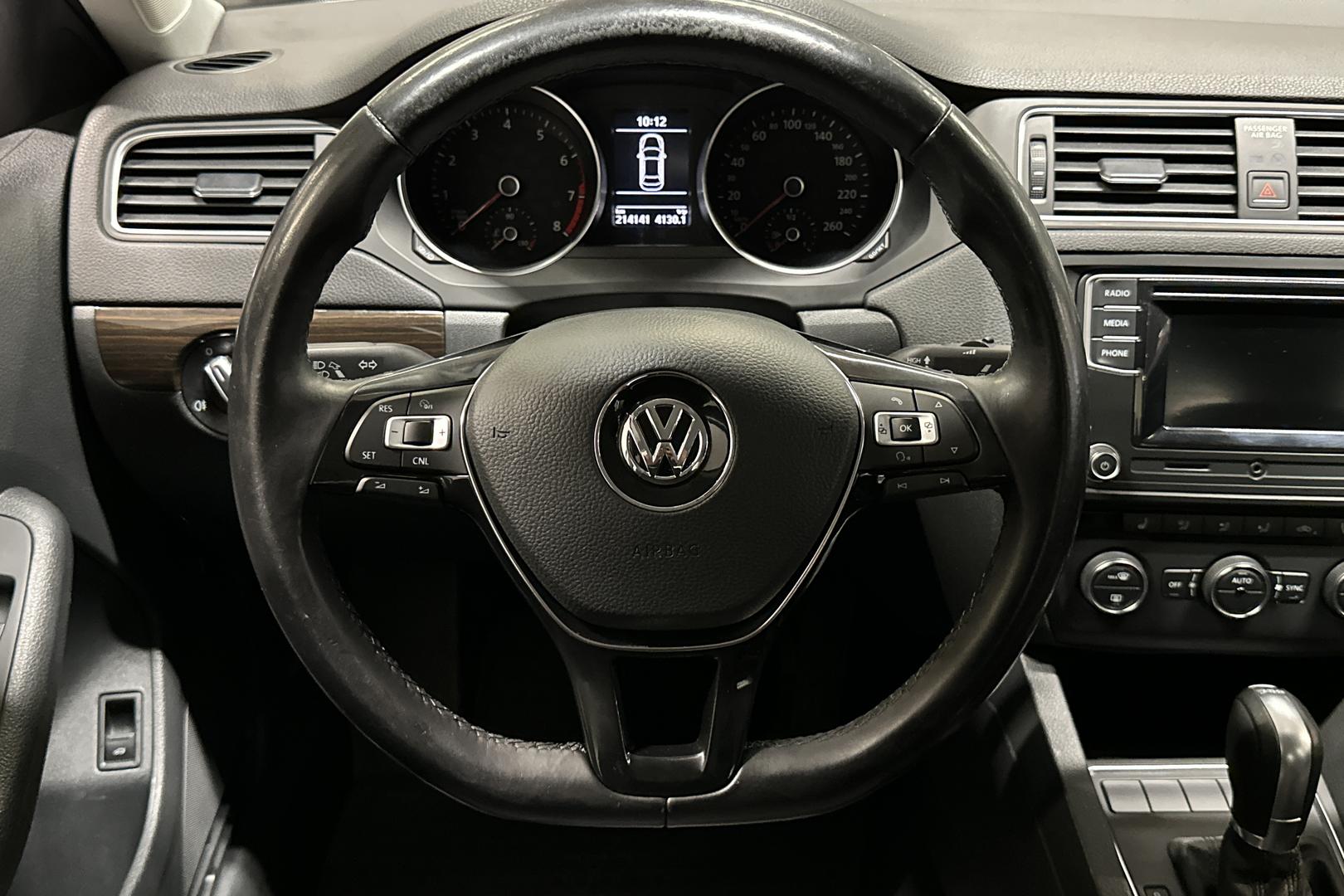 VOLKSWAGEN Jetta 2017