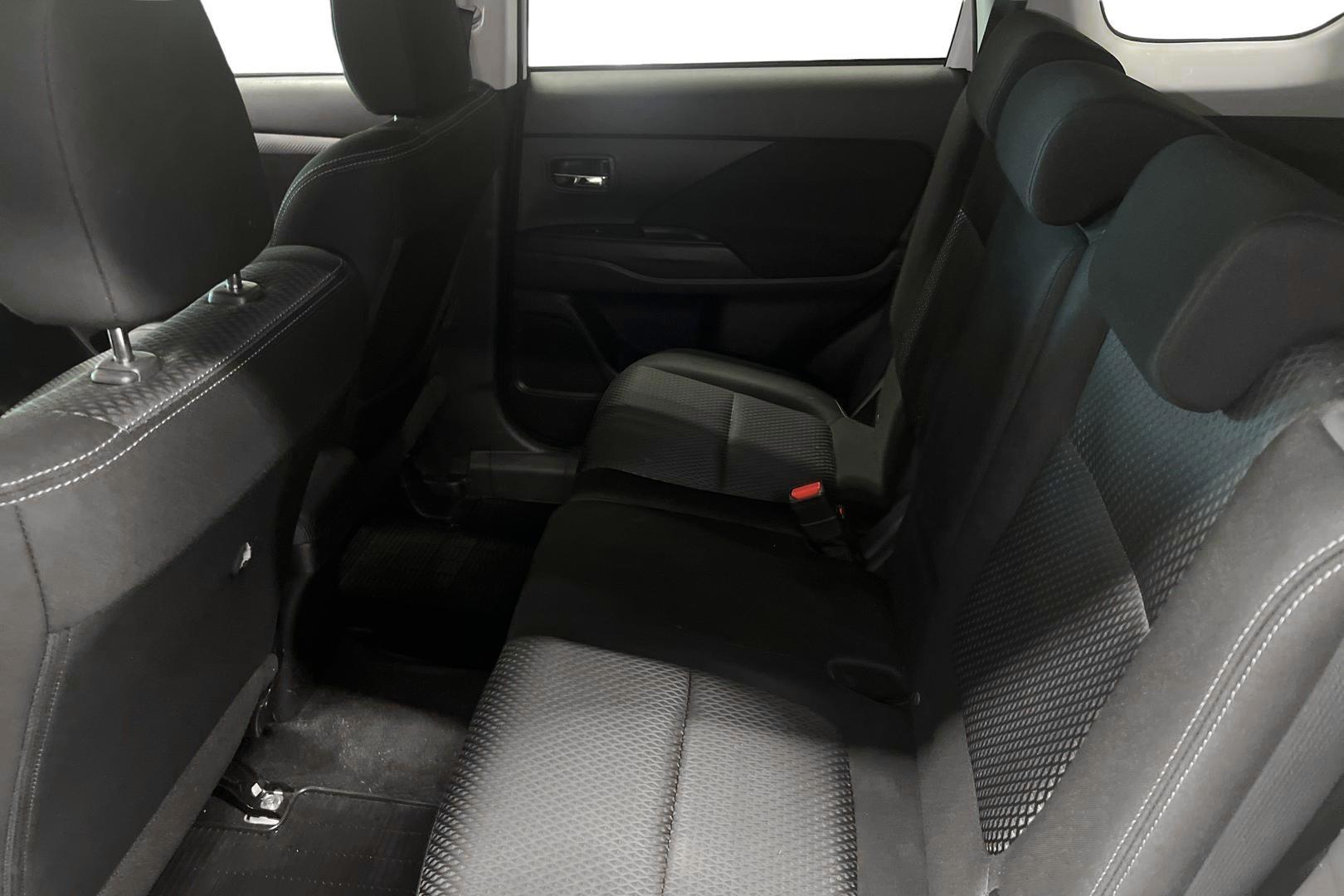 Mitsubishi Outlander 2016