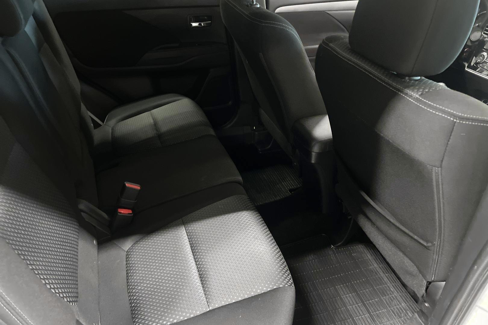 Mitsubishi Outlander 2016