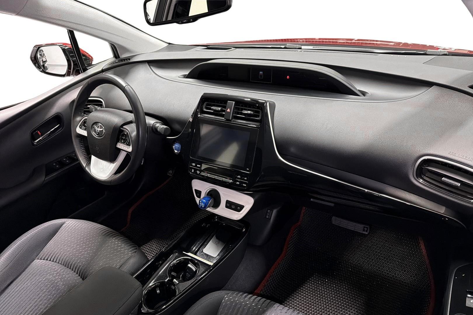 Toyota Prius Plug-in 2017