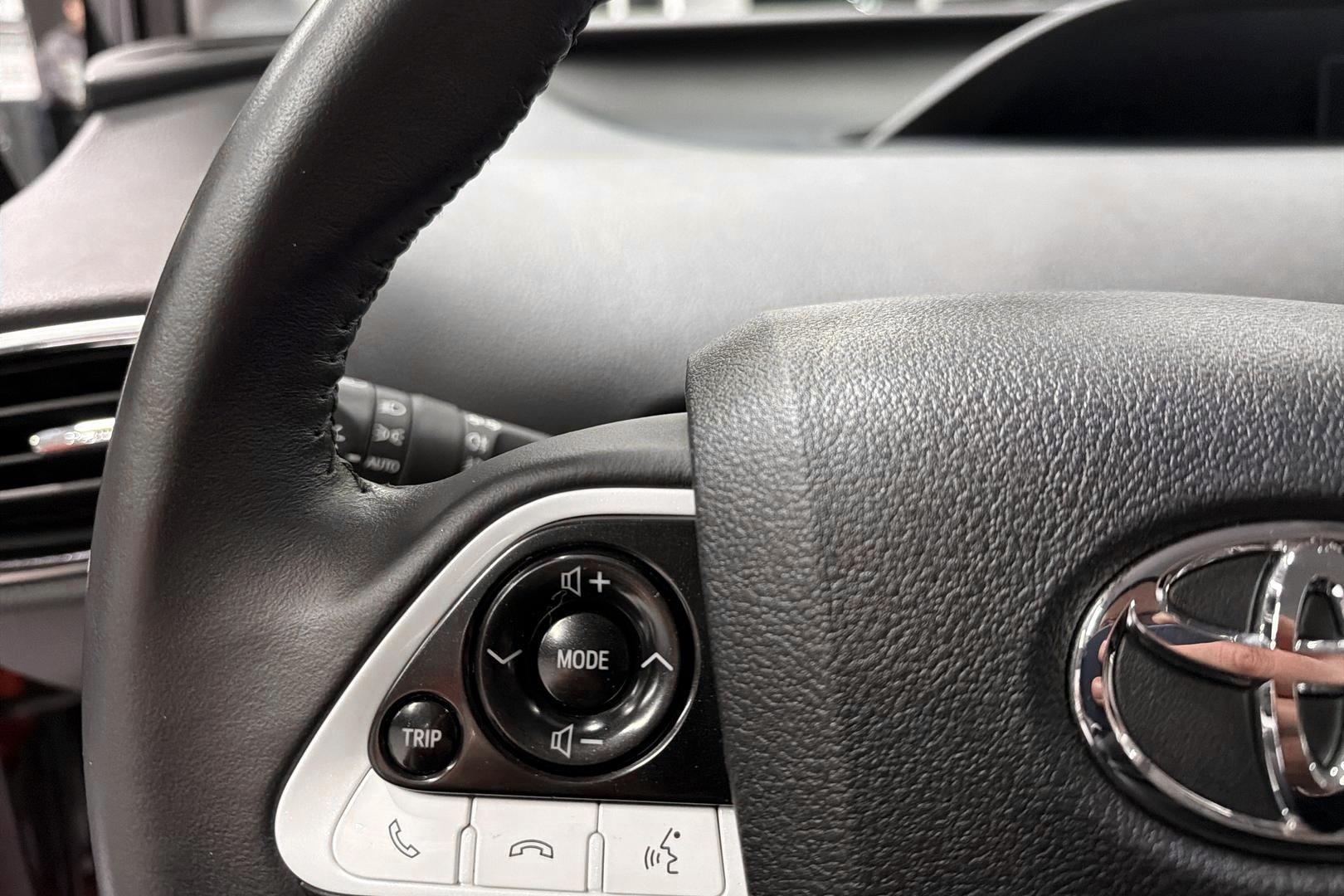 Toyota Prius Plug-in 2017