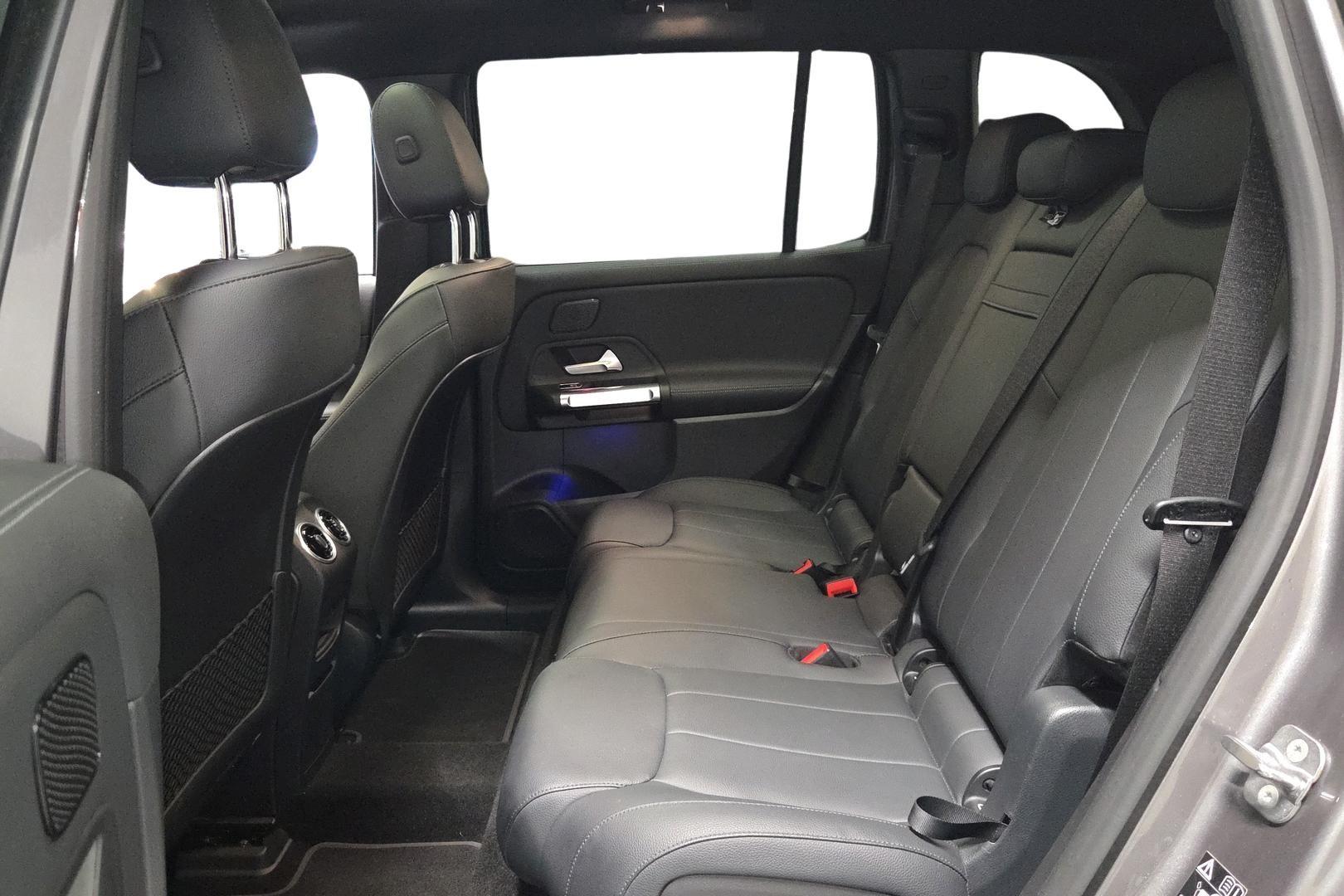 Mercedes-Benz EQB 13
