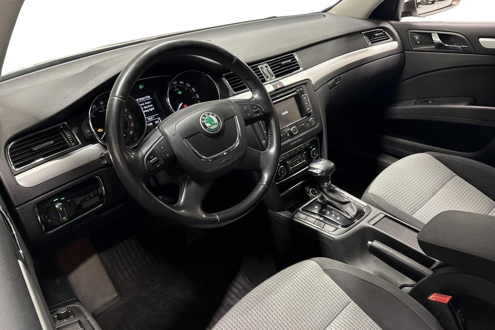 Skoda Superb 2012