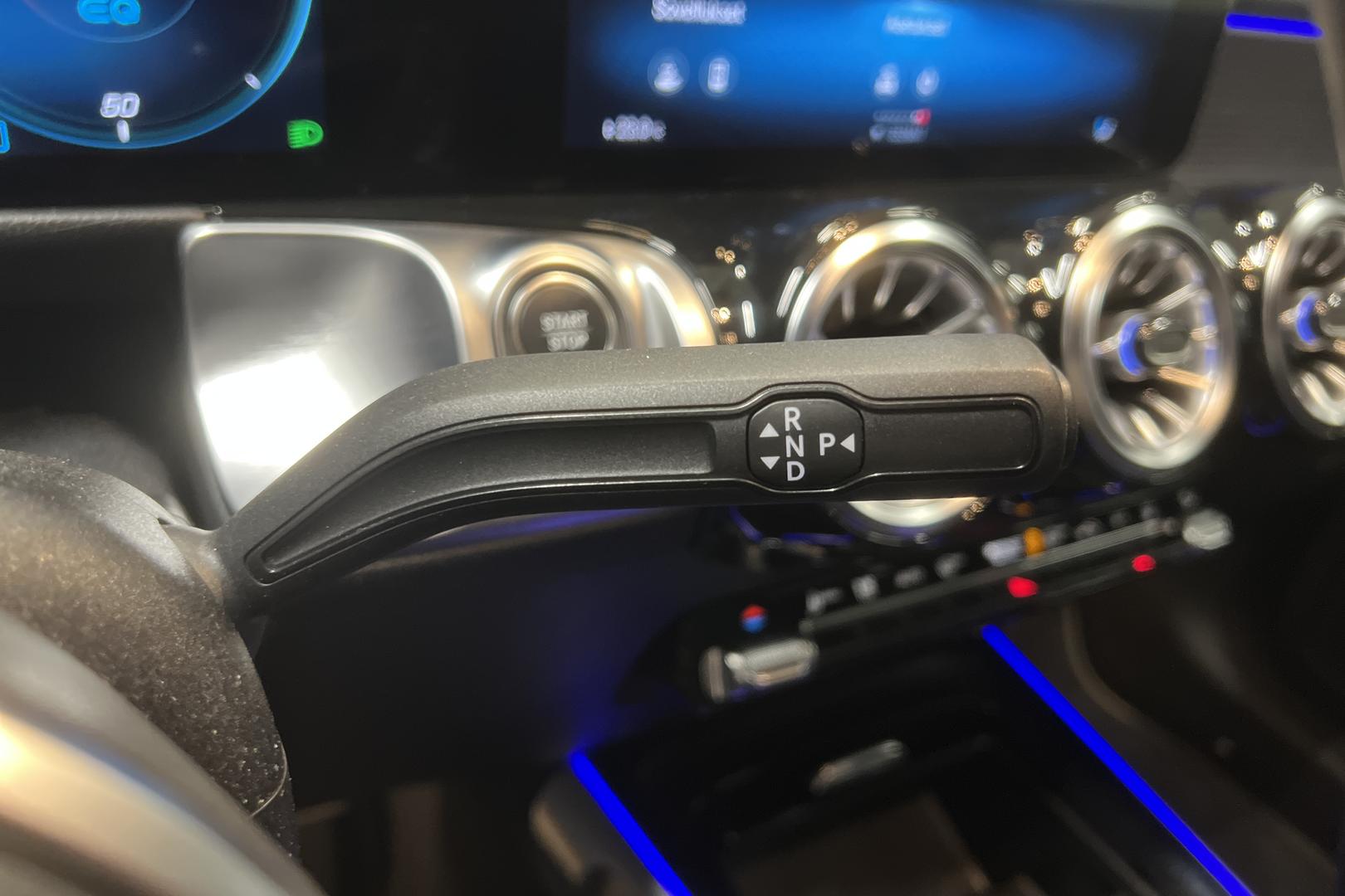 Mercedes-Benz EQB 2022