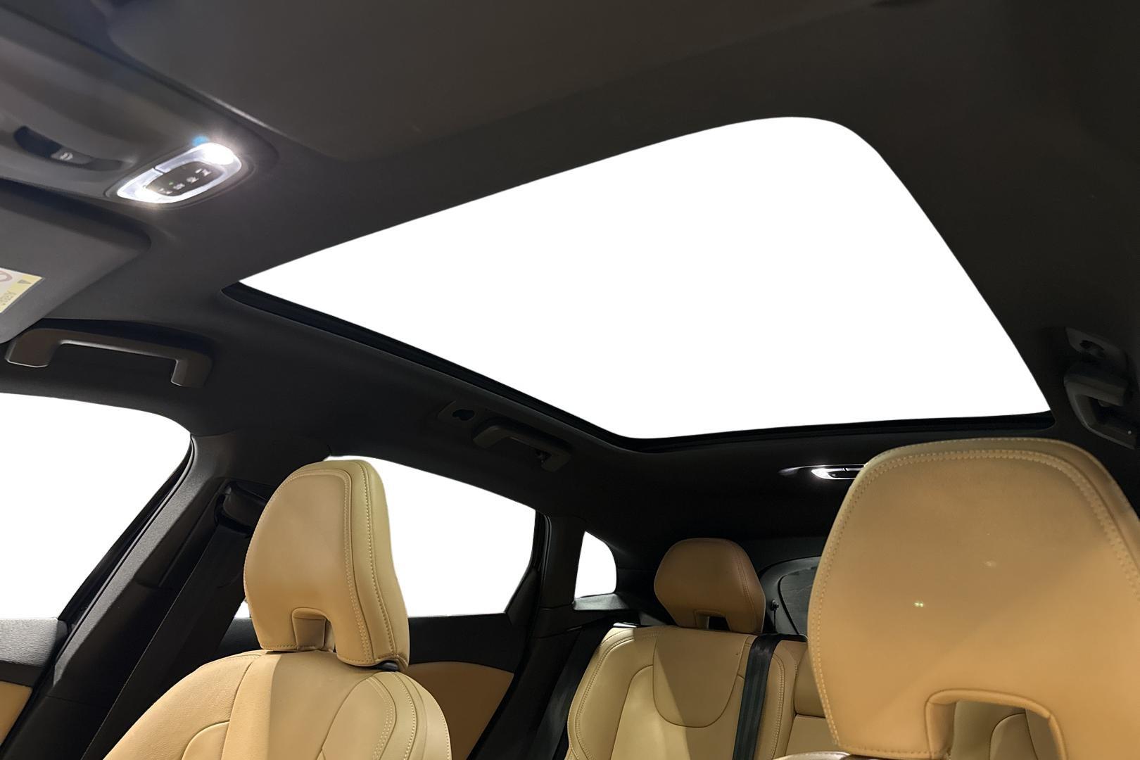 Volvo V40 Cross Country 2017