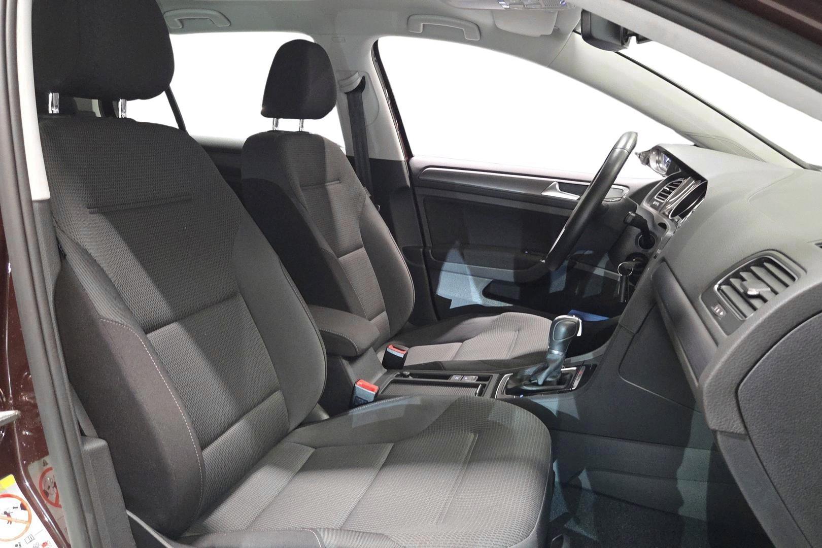 Volkswagen Golf 12