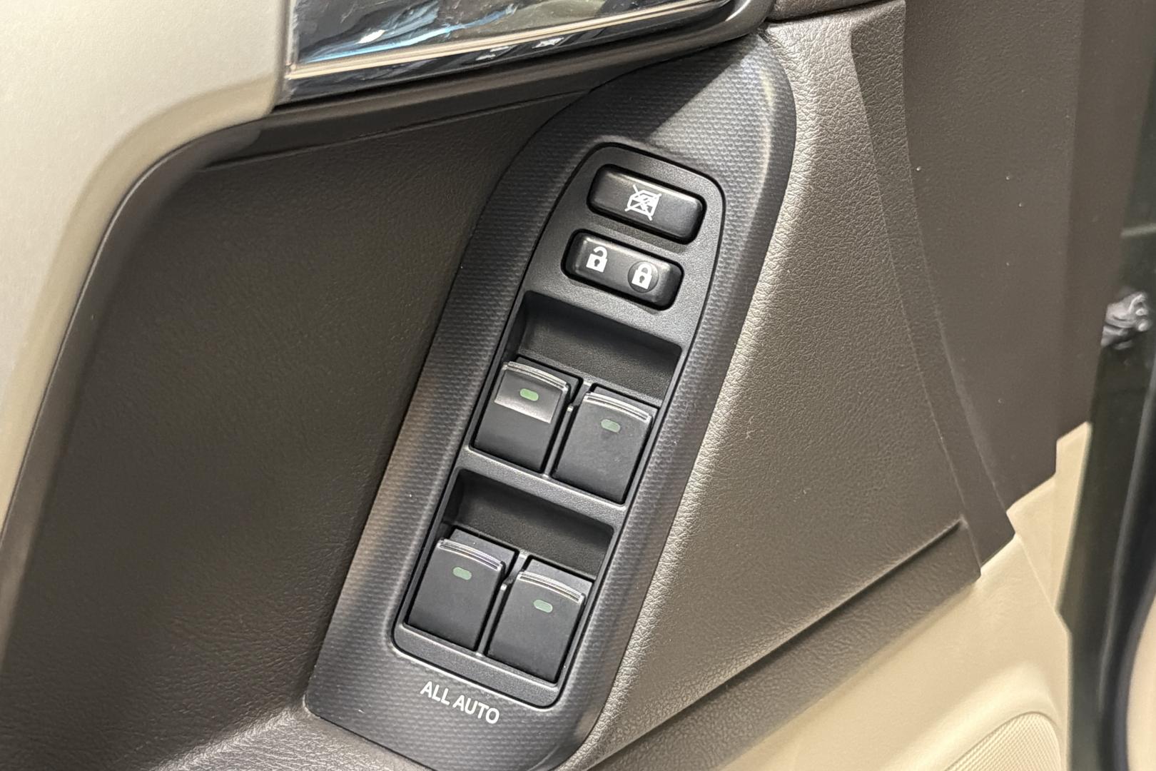 Toyota Land Cruiser 2012