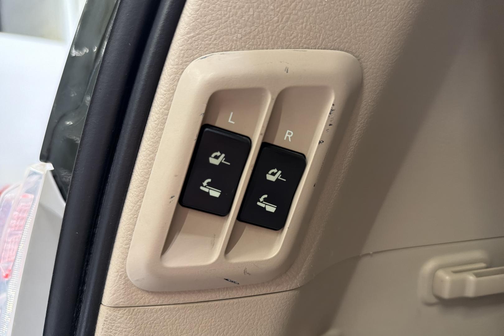 Toyota Land Cruiser 2012