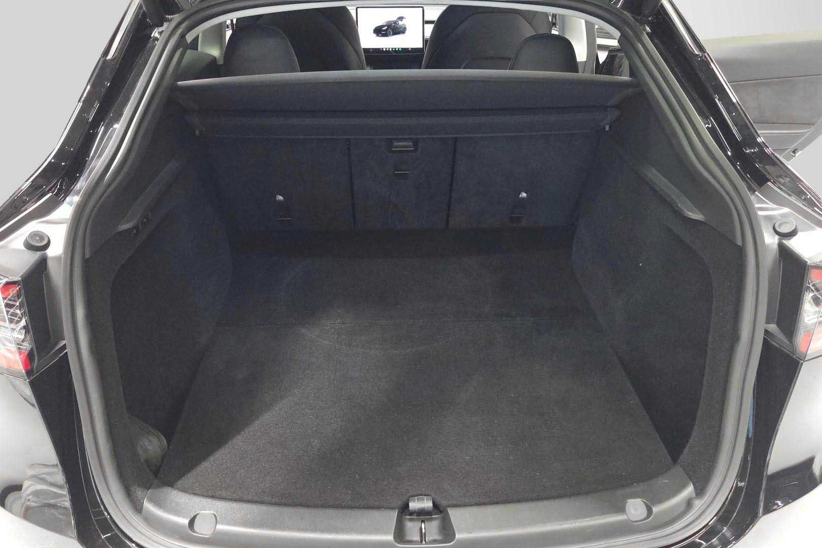 Tesla Model Y 23