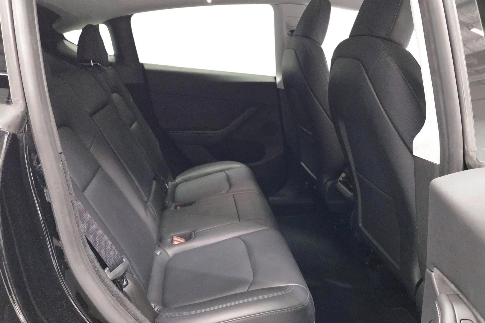 Tesla Model Y 26