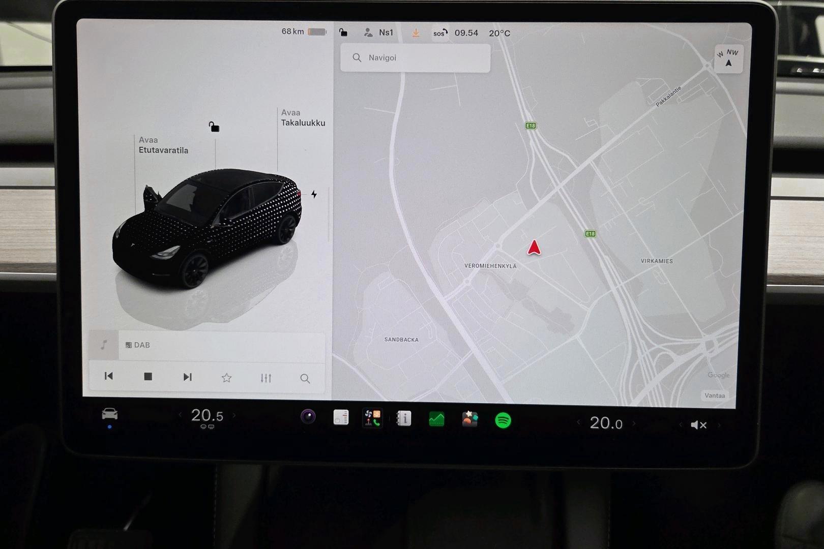 Tesla Model Y 34