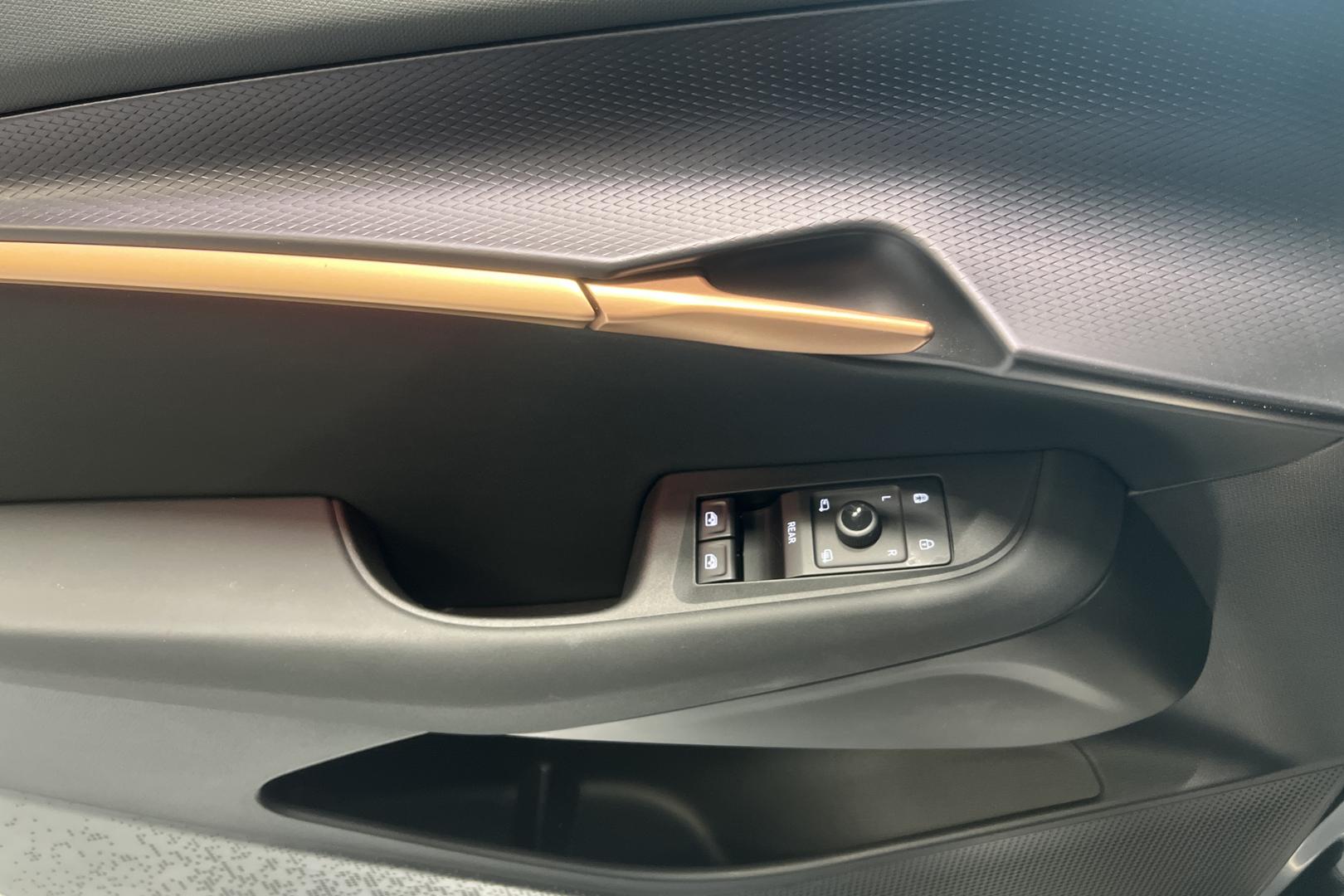 CUPRA Tavascan 18