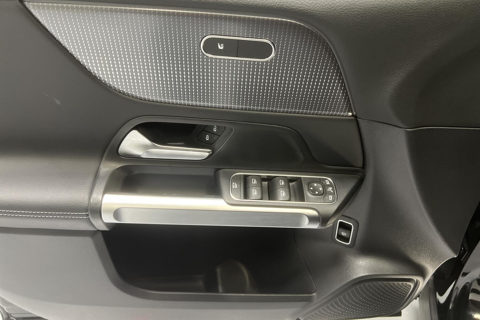 Mercedes-Benz EQB 18