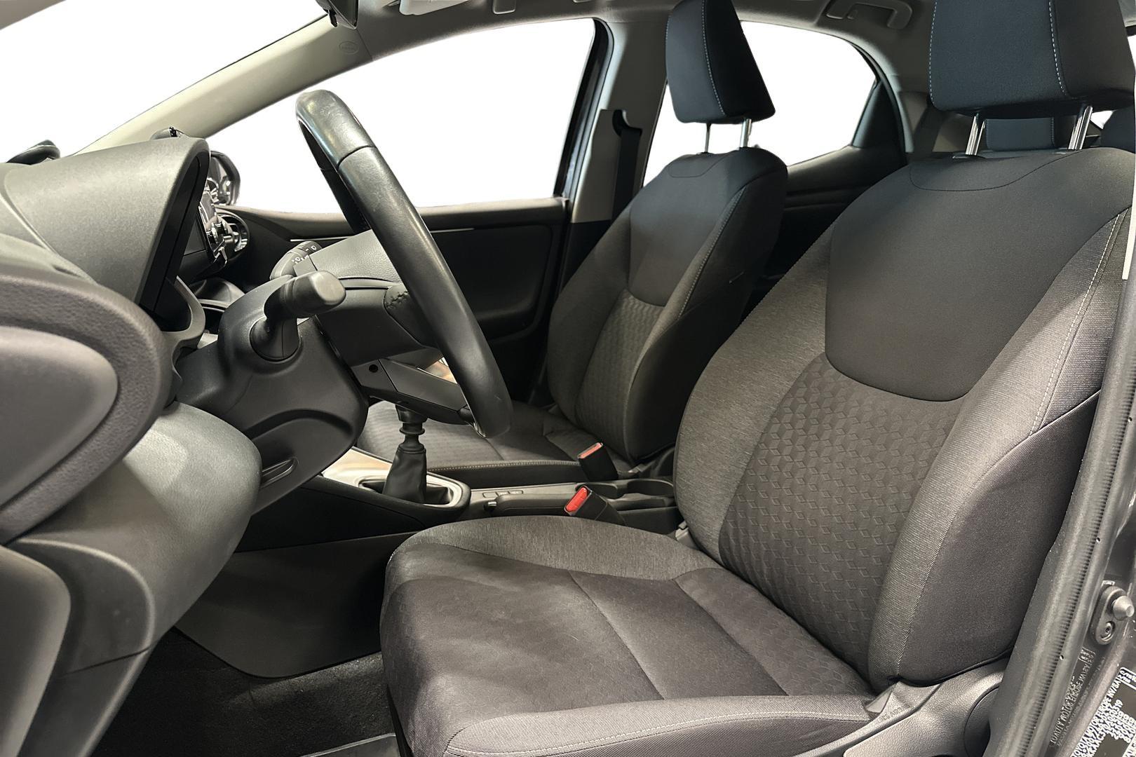Toyota Yaris 9