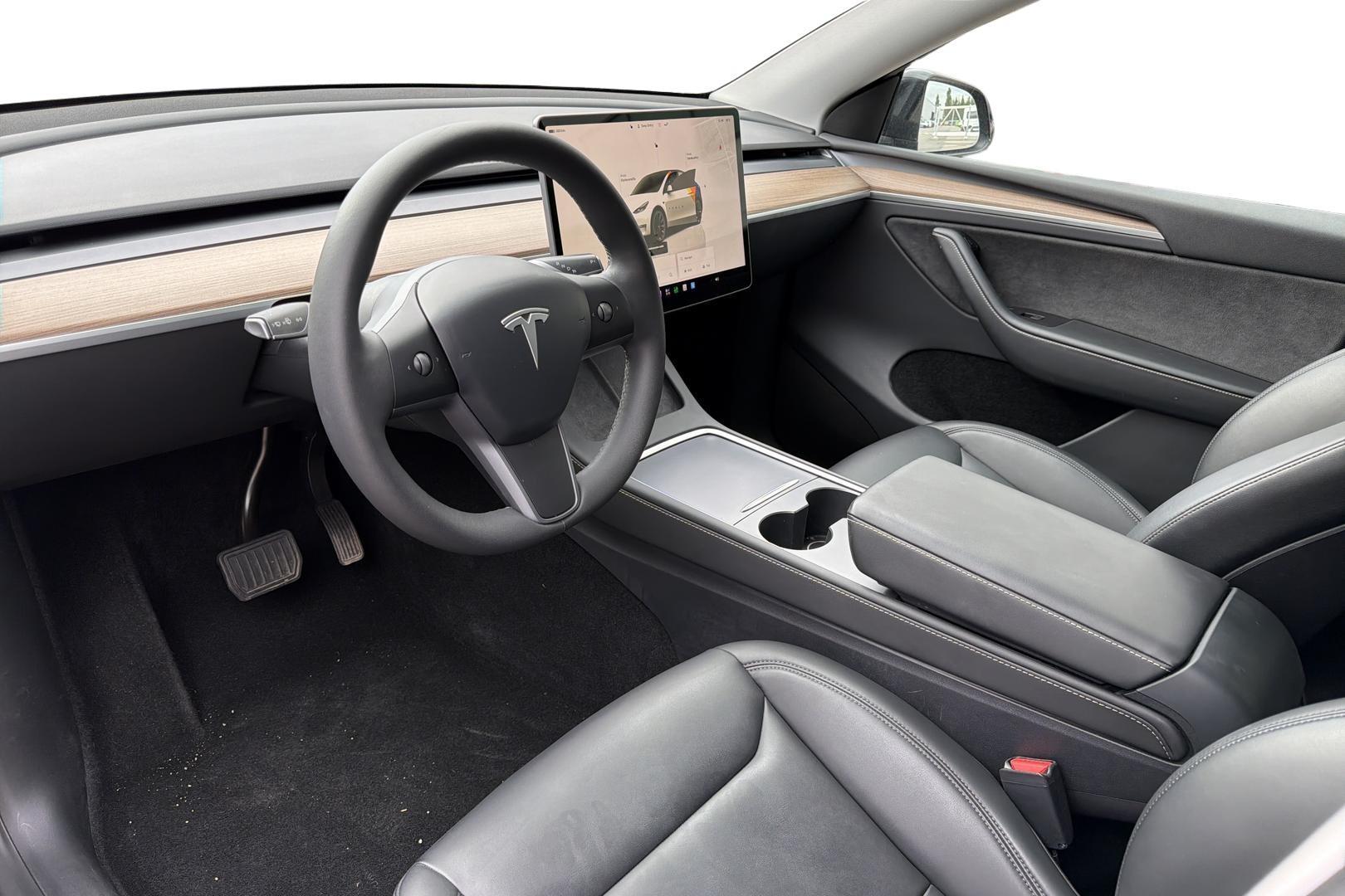 Tesla Model Y 2023