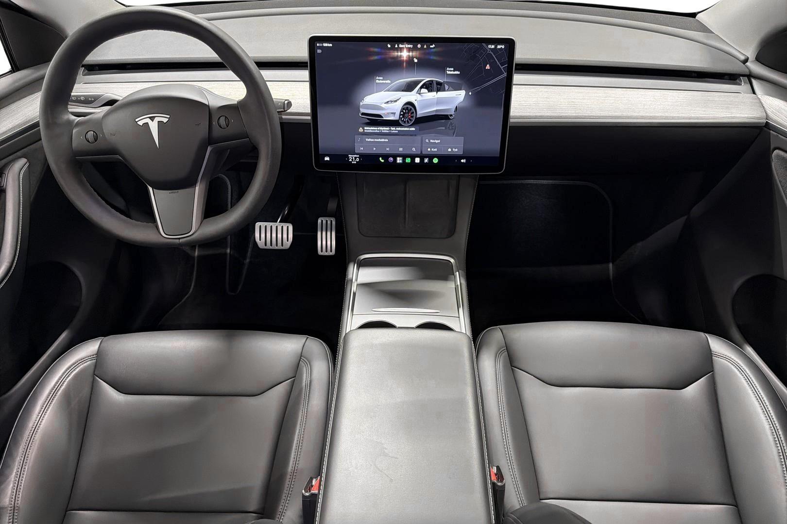 Tesla Model Y 2024