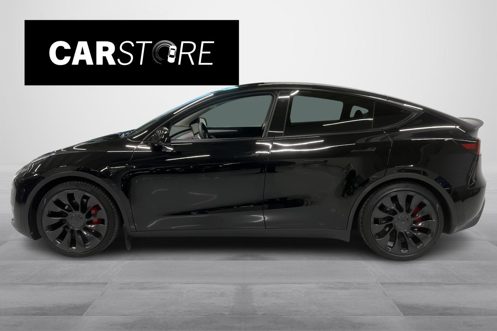 Tesla Model Y 2024