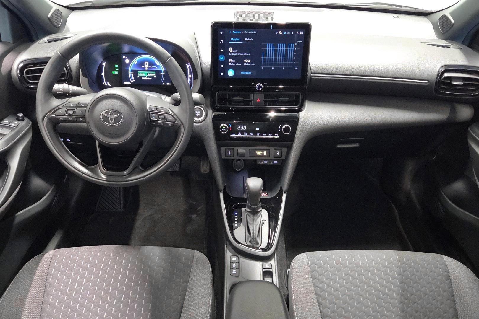 Toyota Yaris Cross 11