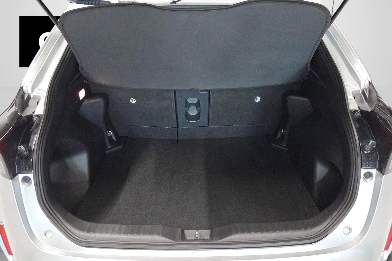 Toyota Yaris Cross 12