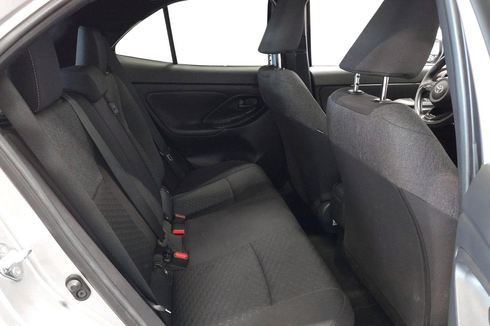 Toyota Yaris Cross 13