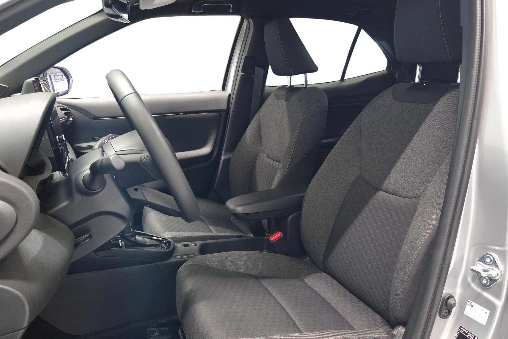 Toyota Yaris Cross 9