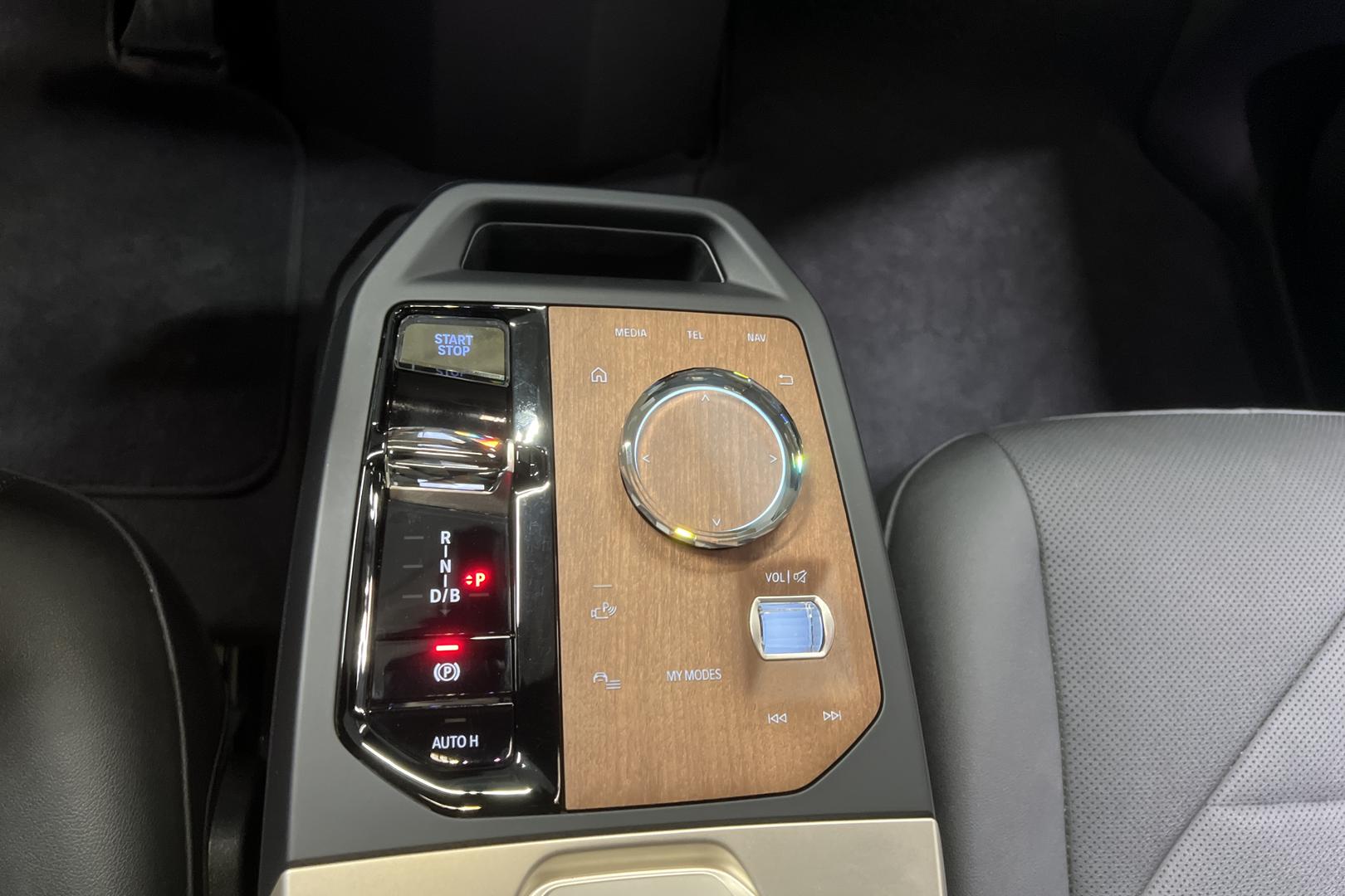 BMW iX 2023