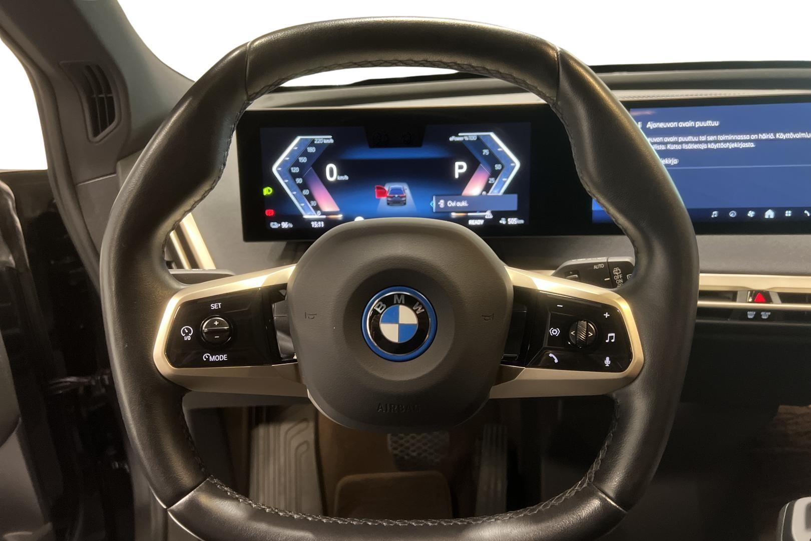 BMW iX 15