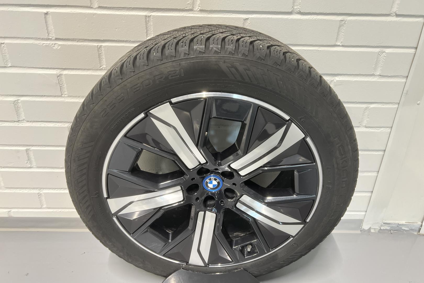 BMW iX 31