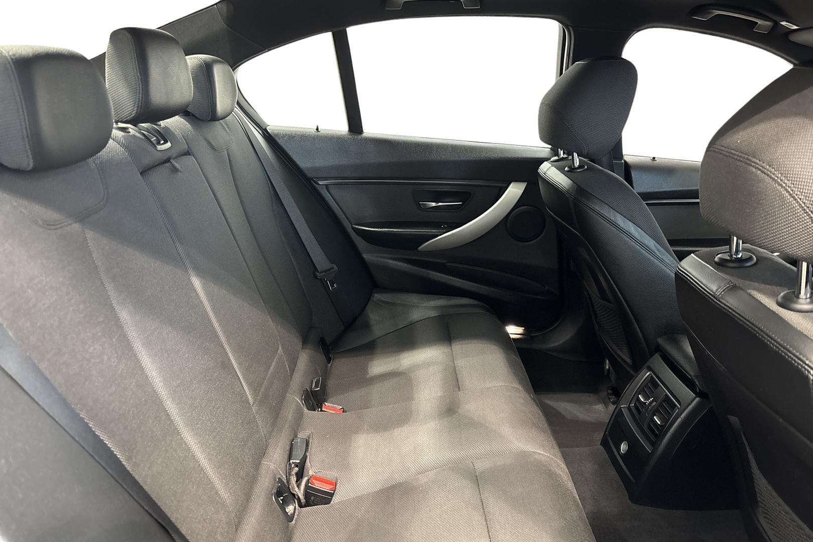 BMW 330 2016