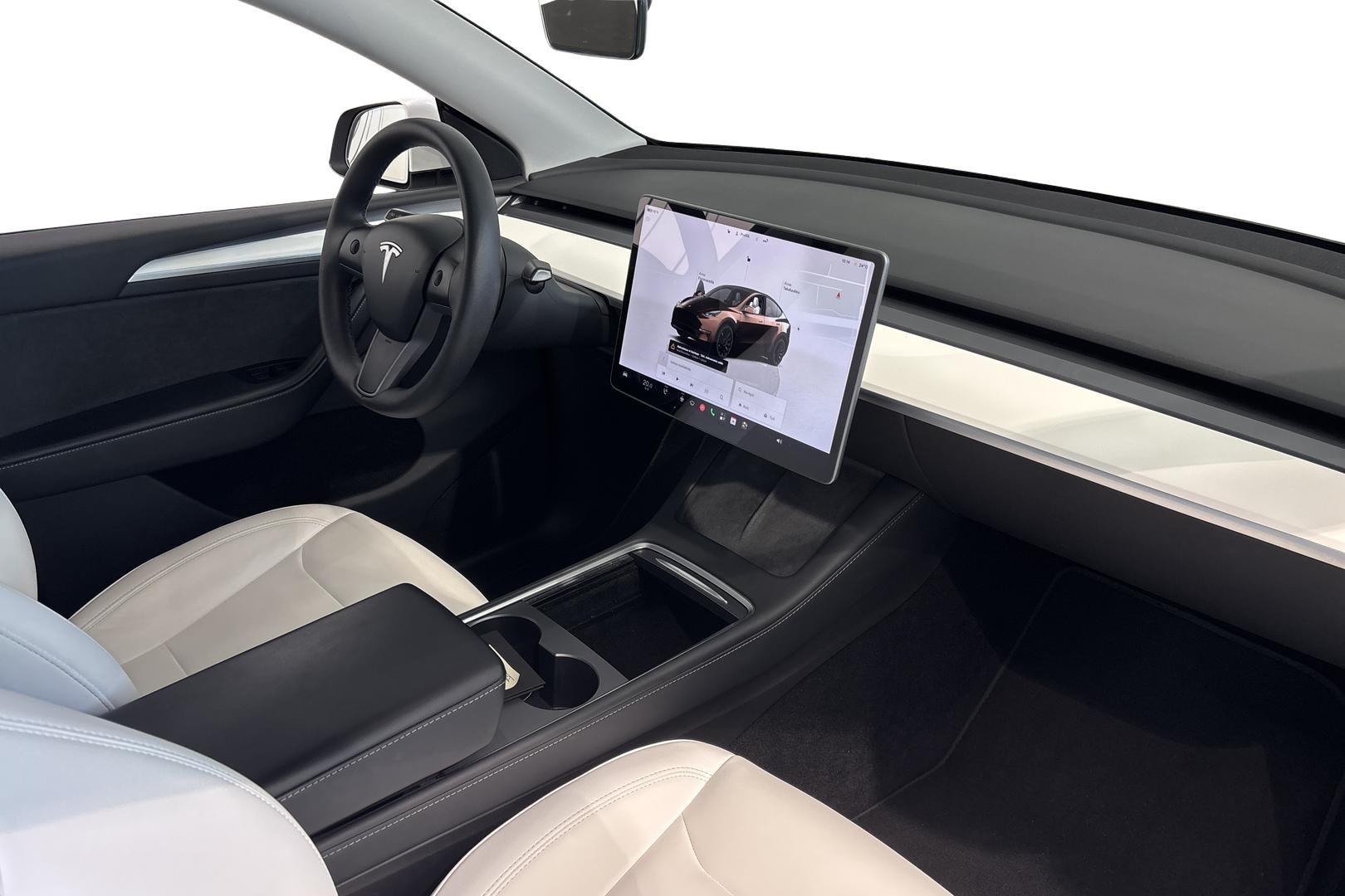 TESLA Model Y 2023