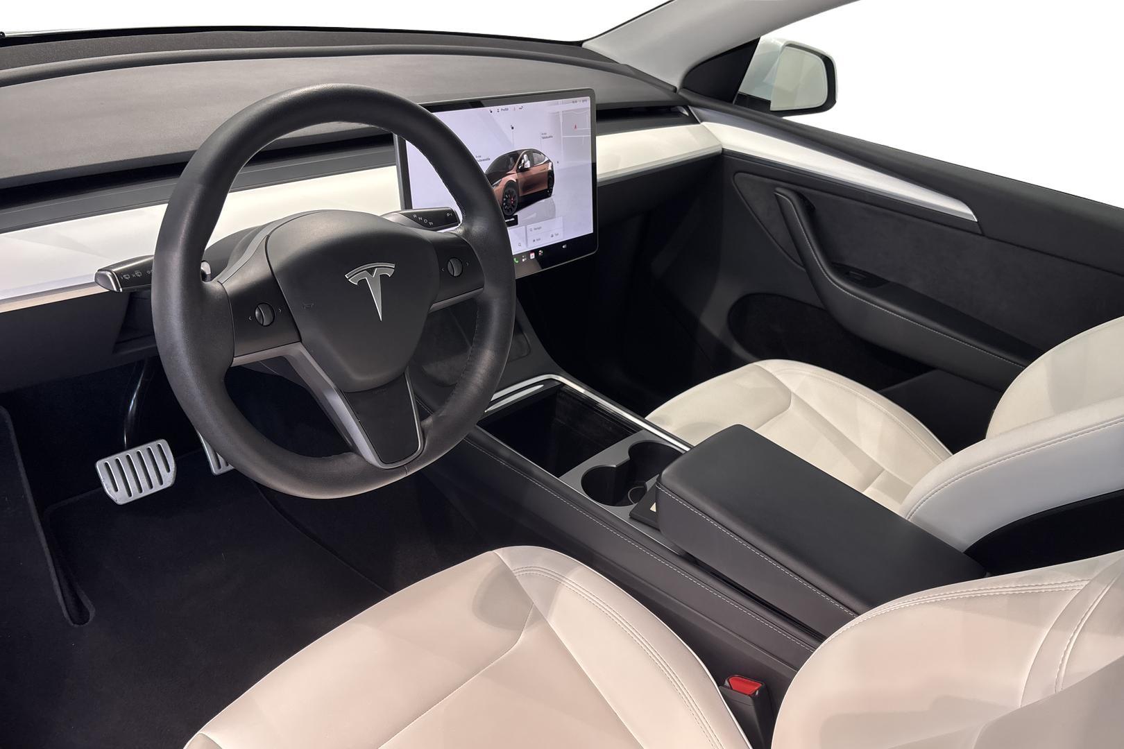 TESLA Model Y 2023